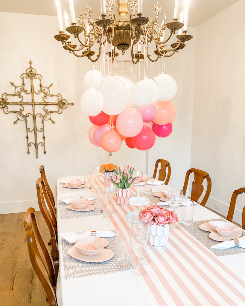 Valentine's Day Table & Decor