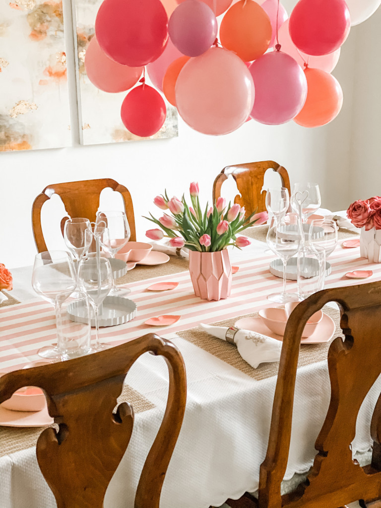 Valentine's Day Table & Decor