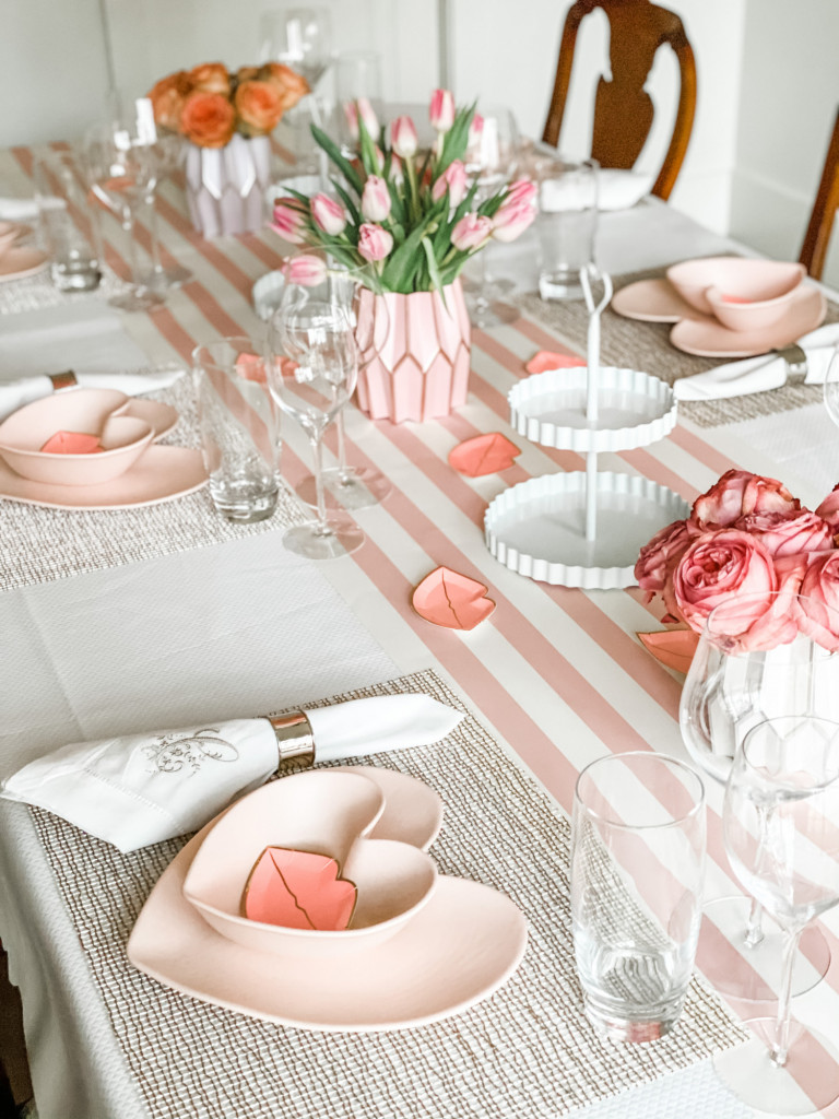 Valentine's Day Table & Decor