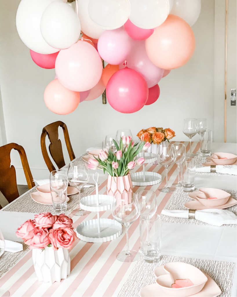 Valentine's Day Table & Decor