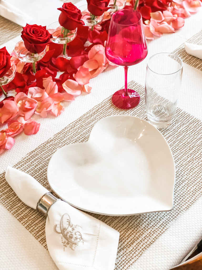 Valentine's Day Table & Decor