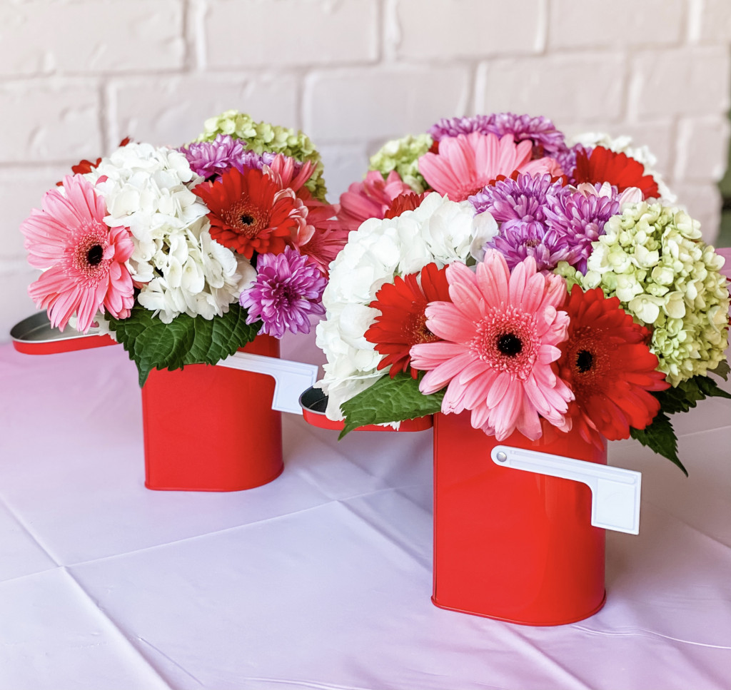 Valentine's Day Table & Decor